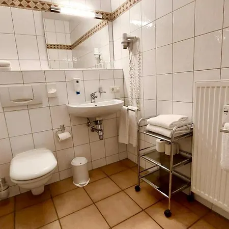 Moby Dick & 酒店 欧巴德伍斯图