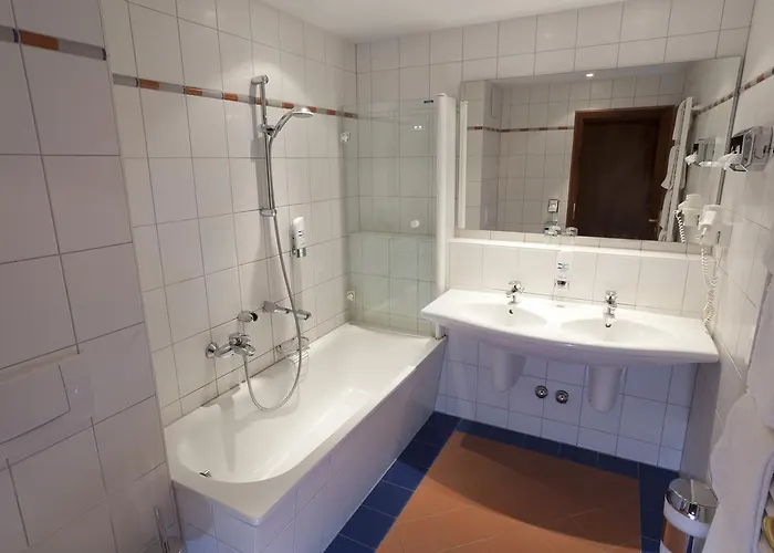 Moby Dick & Hotell 2*